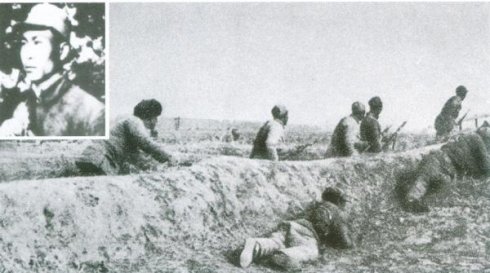 1945年7月15日,蒋介石调集11个师兵力云集关中地区,企图进犯陕甘宁边区。7月29日,358旅奉命驰援关中,在爷台山地区与进犯之敌展开激战,将敌全部赶出边区。358旅8团6连战士尹玉芬一连刺死7名敌人、俘敌30余人,荣获“特等战斗英雄”称号。左上图为“特等战斗英雄”尹玉芬.jpg 1945年7月15日,蒋介石调集11个师兵力云集关中地区,企图进犯陕甘宁边区。7月29日,358旅奉命驰援关中,在爷台山地区与进犯之敌展开激战,将敌全部赶出边区。358旅8团6连战士尹玉芬一连刺死7名敌人、俘敌30余人,荣获“特等战斗英雄”称号。左上图为“特等战斗英雄”尹玉芬.jpg